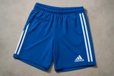 Blauwe Adidas korte broek: stijl, comfort en performance voor sport én casual